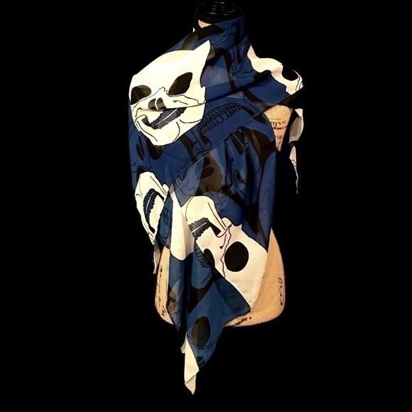 UNBRANDED “SKULLS” Square COAT SCARF, ROYAL BLUE/BLACK/WHITE, SKULLS Print, EUC